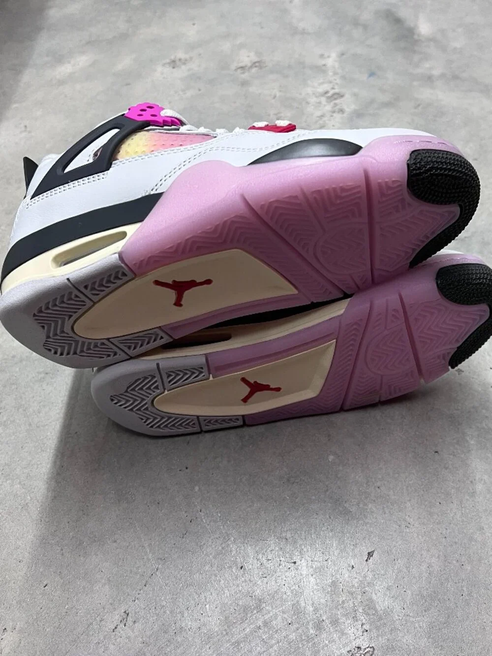 Air Jordan 4 Retro Comic Kid's GS Low White Grey Pink IO2361 100 - New
